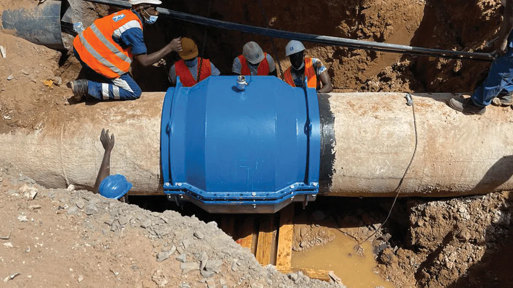 Water main pipe repair work