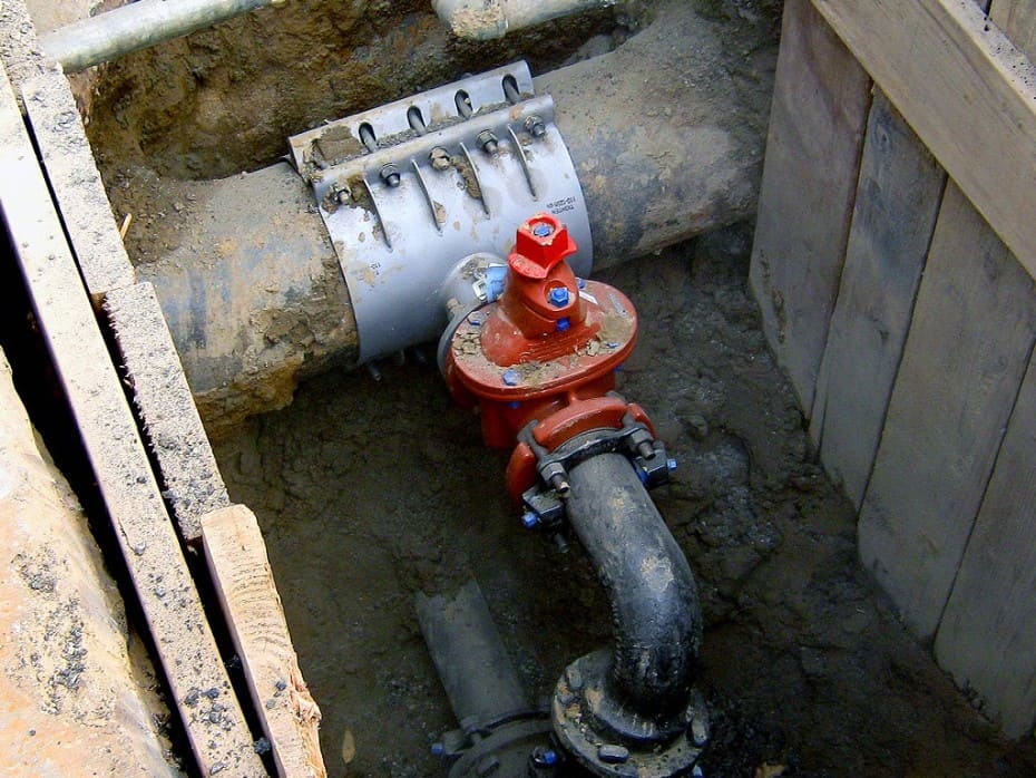 Water main pipe repair work